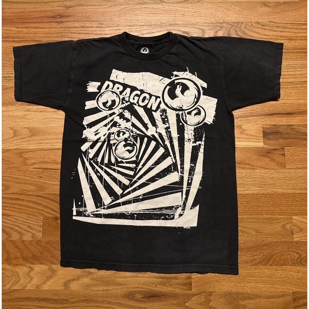 Vtg 90s Dragon Alliance Skate Company All over Logo T-Shirt Size 34 Chest Black